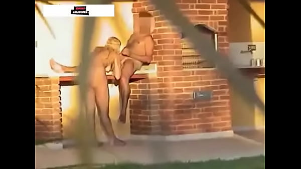 Trepando com duas novinhas gostosas