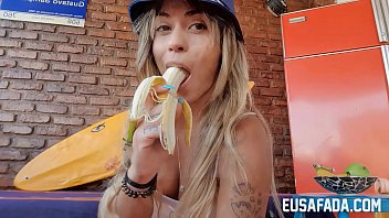 Comendo a buceta peludinha da minha vizinha gostosa