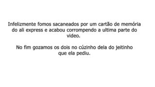 Buceta meladinha enquanto a safada da o cú