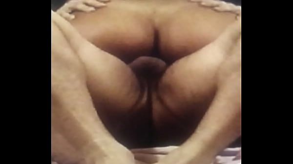 Metendo a minha rola grossa no cú da morena gostosa