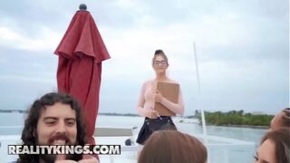 Mulata gostosa fodendo com dotado