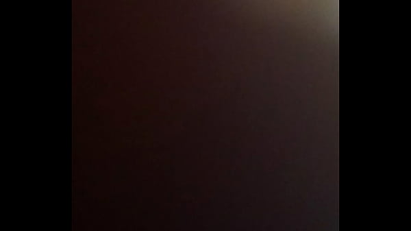 Metendo a rola enquanto a safada joga