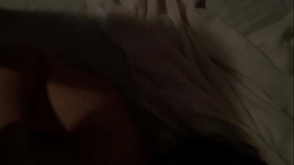 Mulata cavalona gostosa fodendo com dois caras