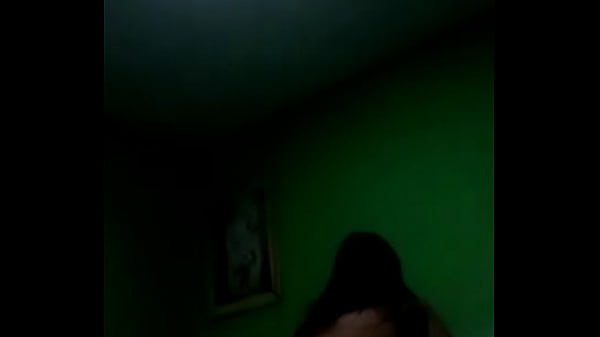 Essa morena rabuda safada senta com gosto na piroca