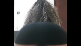 Gordinha peituda gostosa senta com vontade na piroca