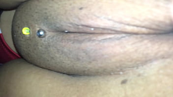 Enterrando a rola no rabo da minha namorada safada