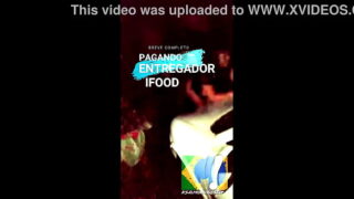 Casada safada gozando na rola do amante no carro