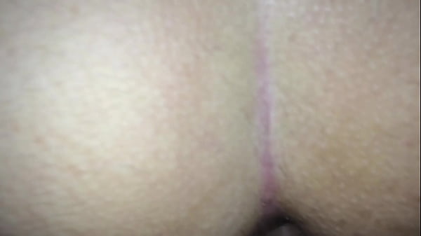 Esposa safada tomando rola grossa no cú