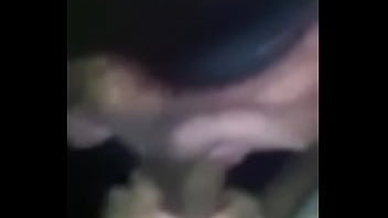 Ficou de quatro pro negão meter ate gozar