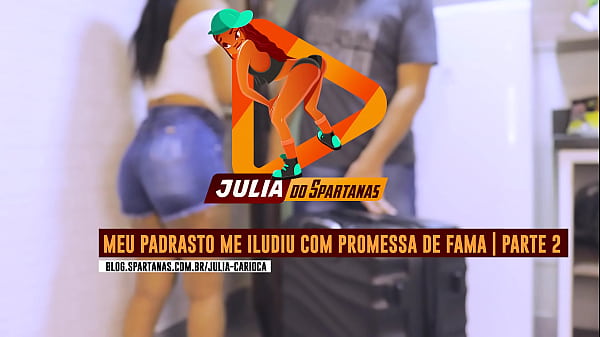 Morena gostosa de  aninhos dando de bunda pra cima