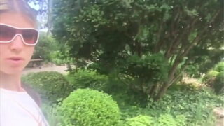 Safada libera a xana no parque