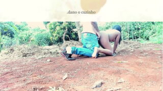 Metendo ate gozar na buceta apertada da morena gostosa no sexo amador