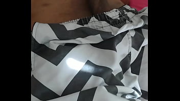 Casadinha gostosa deixou o marido em casa e foi fuder