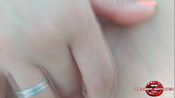 Novinha fazendo sexo na barraca do acampamento