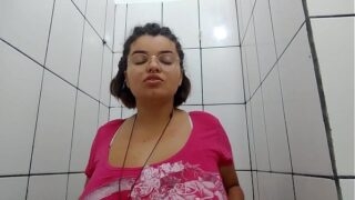 Negoes dotado comendo a branquinha peituda na dp