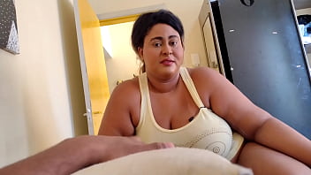 Putinha safada geme gostoso no pau do negão