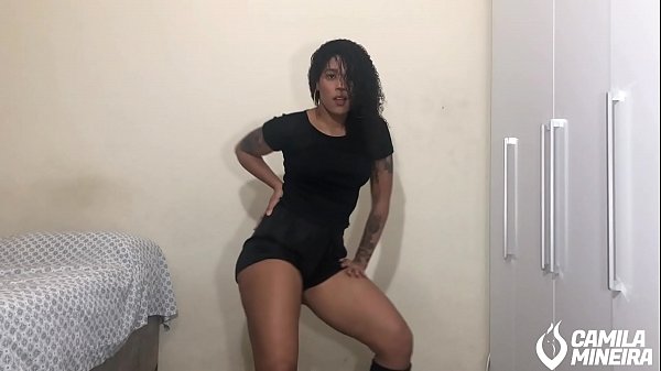 Novinha safadinha tocando uma siririca