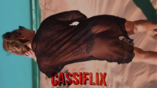 Coroa gata gostosinha ficou de quatro e pediu para meter forte