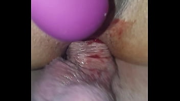 Xvideos com safada tava menstruada e acabou dando o rabo
