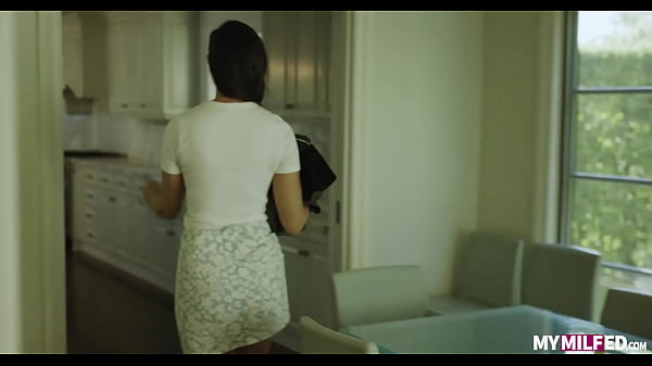 Esposa gostosa sentando gostoso sexo no sofa da sogra