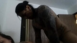 Ninfeta gostosa gemendo gostoso sentando no pau do marido