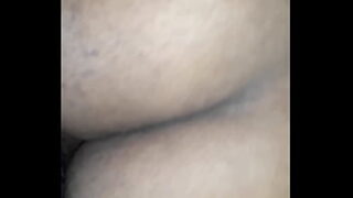 Sentando muito delicioso na piroca enorme do meu amante tarado