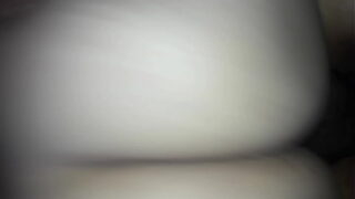 Esposa putona gostosa sentou com vontade na piroca dura do seu casado comedor