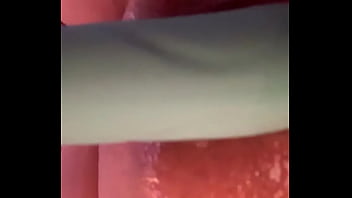 Fodendo o cú com a xana quente pingando de tesao