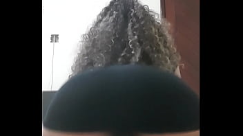 Gordinha peituda muito deliciosa senta com vontade na rola deliciosa grande