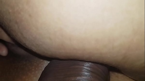 Metendo o cacete duro no cuzinho da amigo de corninho muito boazuda