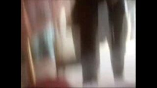 Negão comendo a piroca dura grossa pegando a loira putiane safadona de quatro