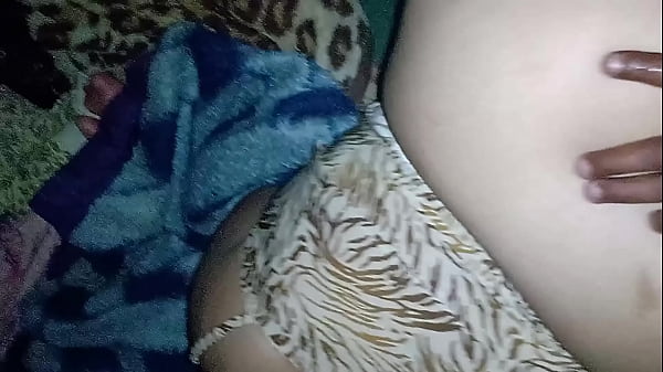 Novinha safadona sentando no pauzao