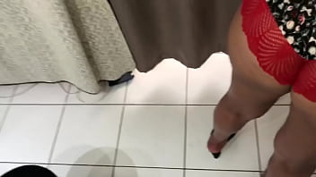 Prostituta deixando seu amante comedor filmar todo o sexo durante um programa de luxo