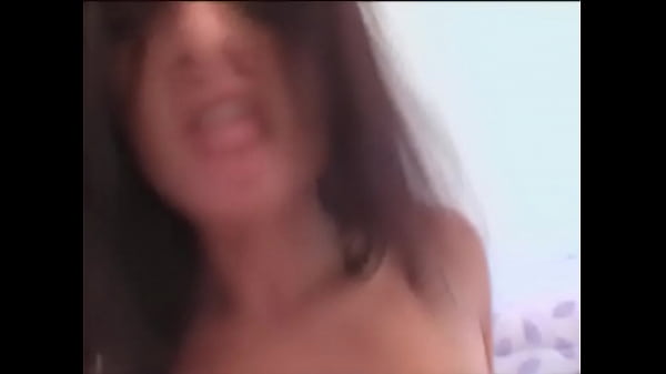 Loirinha muito safada chupando tudo chupando a rola grande do seu namoradinho safado bem dotoado gostoso