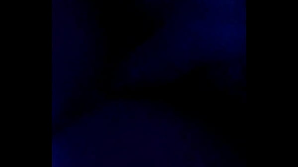 Gostosa sentando no cacete duro enorme