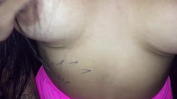 Morena tatuada amadora gostosa sentando muito gostoso no pauzao
