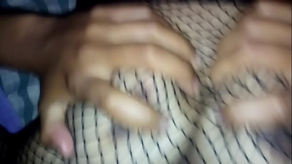 Comendo a xoxotinha apertada peluda e o cú da gostosona