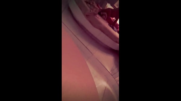 Negão socando o caralho gostosao na xana molhadinha da novinha metedeira vídeo com gostosa