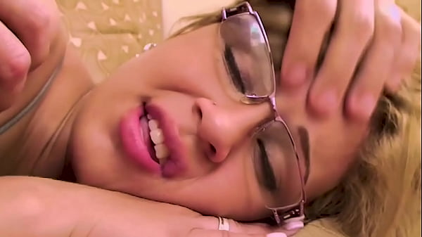 Loira gordinha putinha gostosa senta gostosinho na pica dura