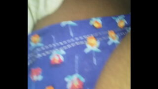 Coroa gostosinha fudendo com um boneco pauzudo