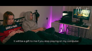 Morena safadinha de lingerie vermelha fudendo com namoradinho