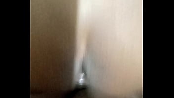 Garota safadinha fudendo com dois amigos