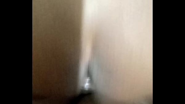 Garota safadinha fudendo com dois amigos