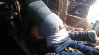 Cavala sacana fodendo com calcinha de lado