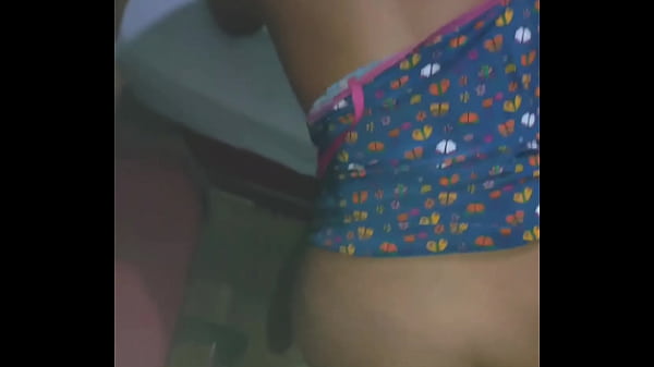 Moreninha safadona adora dar o cuzinho apertado