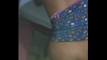 Moreninha safadona adora dar o cuzinho apertado