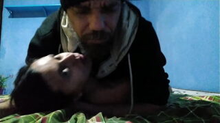 Ninfetinha gostosona adora uma rolona grande e grossa