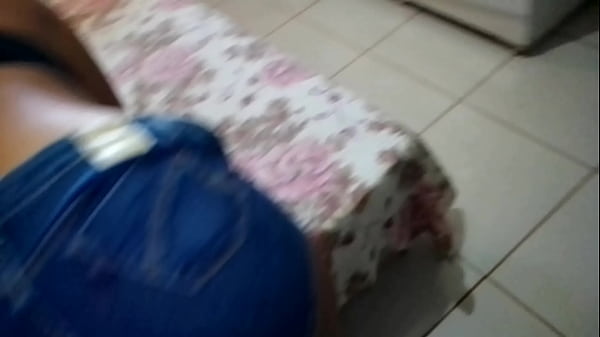 Fodendo ate o talo no cú da tia gostosona