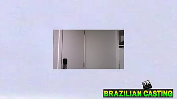 Fodendo a japa lindinha com a prima tarada do lado