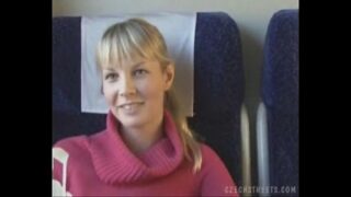 Vizinha safadinha pagando um chupetinha